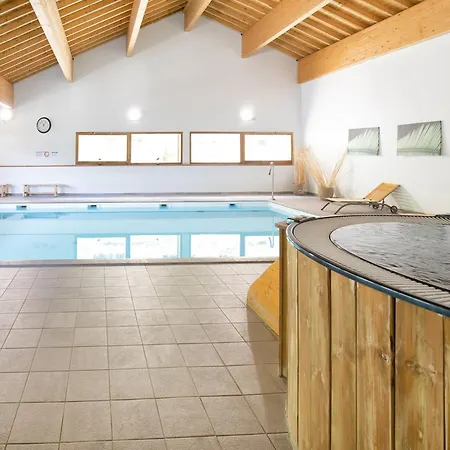 In With Pool & Sauna * Orelle